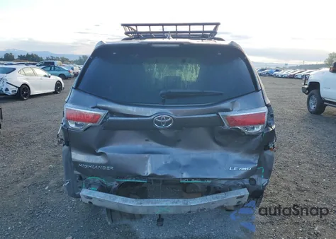2016 Toyota Highlander Le z USA, uszkodzony, nr VIN 5TDBKRFH2GS308105